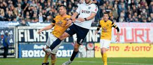 Wie aus dem Lehrbuch. Nulldrei-Stürmer Andis Shala trifft mustergültig per Kopfball zum 1:0 gegen den VfB Auerbach.