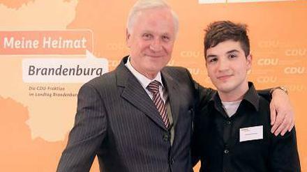Dieter Dombrowski (CDU) und Praktikant Abdullah Hassoun.