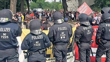 Fast jedes Wochenende muss die Bereitschaftspolizei Kundgebungen von Rechtsextremen und Gegnern absichern.