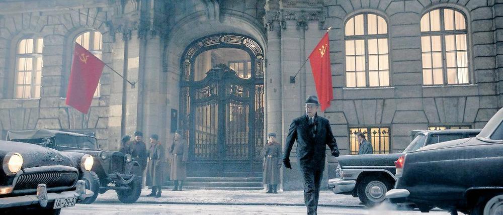 Kafkaeske Stimmung. US-Anwalt Donovan – Tom Hanks – verhandelt in Ost-Berlin zur Zeit des Mauerbaus über den Gefangenenaustausch auf der Glienicker Brücke.