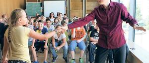 Auf die Bühne. Für eine Opernaufführung proben Drewitzer Schüler zusammen mit Mitarbeitern der Kammerakademie. Die Premiere in diesem Jahr ist für den Dezember geplant.