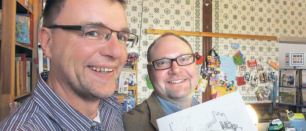 Buch für kleine Entdecker. Harald Melzer (r.) und Richard Martin.