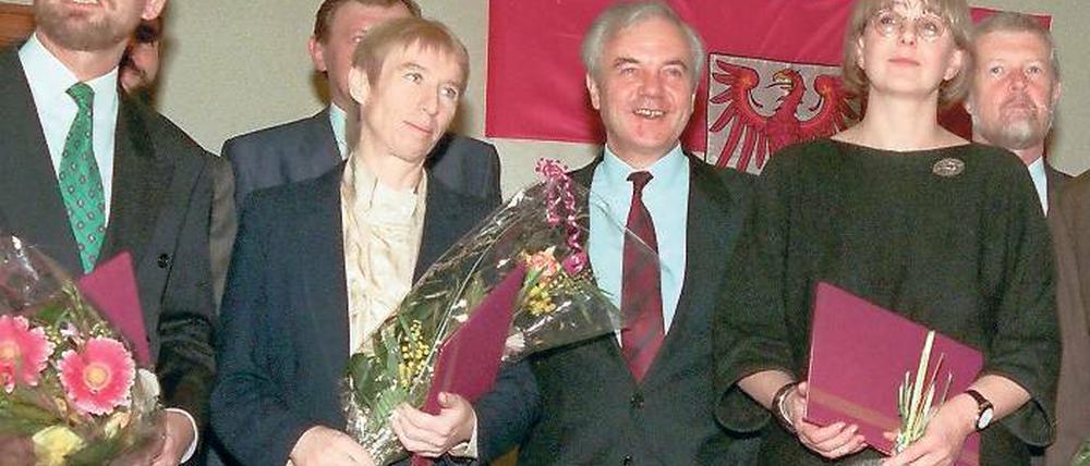 Vereidigt. Die brandenburgische Landesregierung vor 25 Jahren.