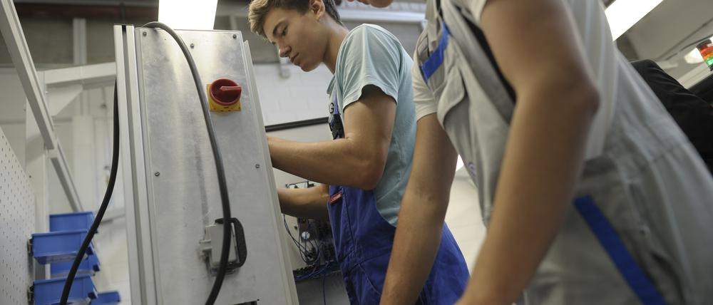Bildungsminister Günter Baaske(SPD) will Schüler in Brandenburg fit für den Job machen.