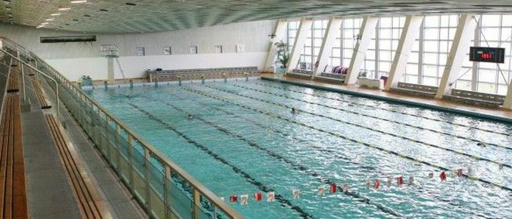 Der Eintrittspreis für die Schwimmhalle am Brauhausberg in Potsdam steigt.