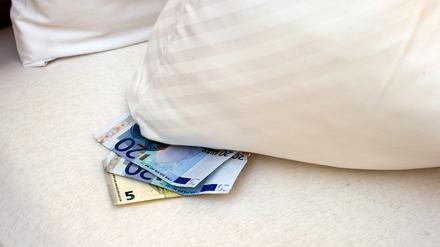 Für Privatreisende müssen Hotels und Pensionen eine Steuer abführen. Das wird vorerst auch so bleiben.