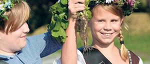 Erntestart. Das Rübchenprinzenpaar Leni Rübe und Till Seidel.