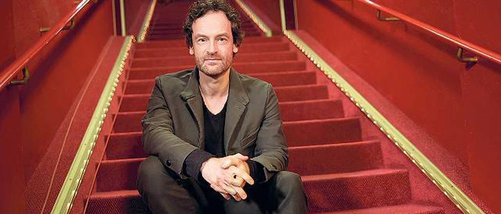 Auf der Showtreppe. Schauspieler und Potsdamer Jörg Hartmann.