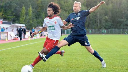 Starke Leistung. BAK–Verteidiger La’vere Corbin Ong (l.) traf mit einem sehenswerten Schuss zum 3:0 in der 68. Minute – dem konnte der SV Babelsberg nichts mehr entgegensetzen. Bereits in der dritten Minute war die Mannschaft in Rückstand geraten.