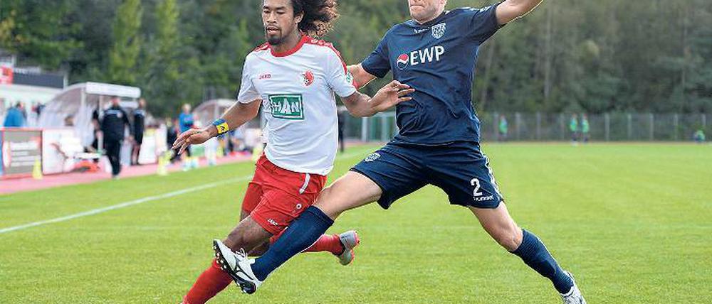 Starke Leistung. BAK–Verteidiger La’vere Corbin Ong (l.) traf mit einem sehenswerten Schuss zum 3:0 in der 68. Minute – dem konnte der SV Babelsberg nichts mehr entgegensetzen. Bereits in der dritten Minute war die Mannschaft in Rückstand geraten.