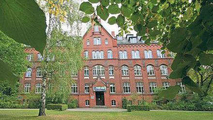 Stilvolles Ambiente. Die meisten Firmen im Biotech-Campus sind in historischen Backsteinbauten untergebracht. Der Campus soll jetzt versteigert werden.