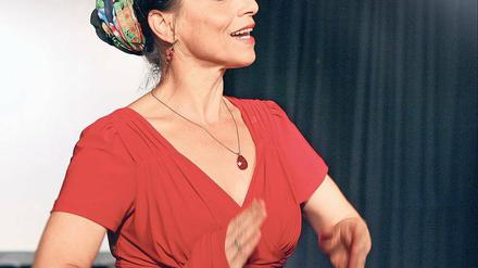 Keine Angst vorm Singen. Kammersängerin Christine Wolff hofft auf viele Gäste, die am kommenden Sonntag beim Chor-Karaoke im Bauch des Theaterschiffs mitmachen.