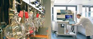Fortschrittlich. Im Erweiterungsbau des Max-Planck-Instituts für Kolloid- und Grenzflächenforschung in Golm finden sich moderne Apparaturen: In diesem Raum werden innerhalb weniger Stunden sogenannte Zuckerketten produziert – früher dauerte dieser Prozess Jahre. Mit der Technik werden neue Impfstoffe erforscht.