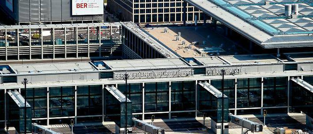 Nicht durchdacht. So sieht der künftige Flughafen Berlin-Brandenburg in Schönefeld von oben aus. Wann er eröffnet wird, ist nach den jüngsten Entwicklungen wieder offen.