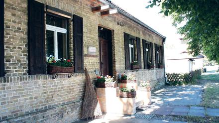 Treffpunkt Nummer zwei. Die Alte Schule und die Bauernstube dienen den Tremsdorfern für Versammlungen. Die Verwaltung würde die Schule auch verkaufen.