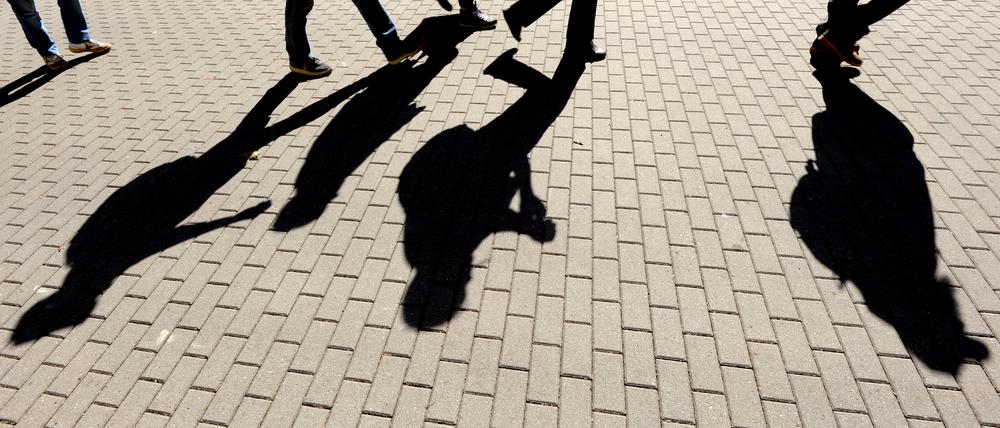 Am Montag sind die ersten Flüchtlinge in der Zweigstelle in Potsdam angekommen, viele Helfer kümmern sich seitdem um die Asylsuchenden.