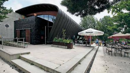 Einigen Anwohnern zu laut. Das Café im Volkspark sucht neuen Betreiber.