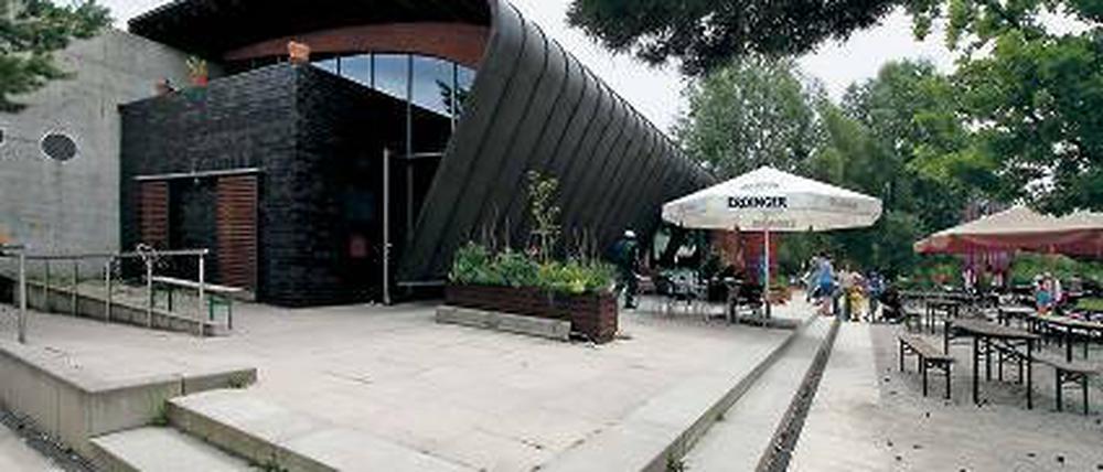 Einigen Anwohnern zu laut. Das Café im Volkspark sucht neuen Betreiber.
