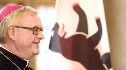 Staatlich anerkannt. Vor zehn Tagen hat Erzbischof Heiner Koch im Roten Rathaus im Beisein des Regierenden Bürgermeisters seinen staatlichen Treueeid abgelegt. Er versprach, die verfassungsmäßig gebildete Regierung zu achten – so sieht es das 1933 geschlossene Konkordat zwischen dem Vatikan und dem Staat Preußen vor, das noch heute gültig ist.