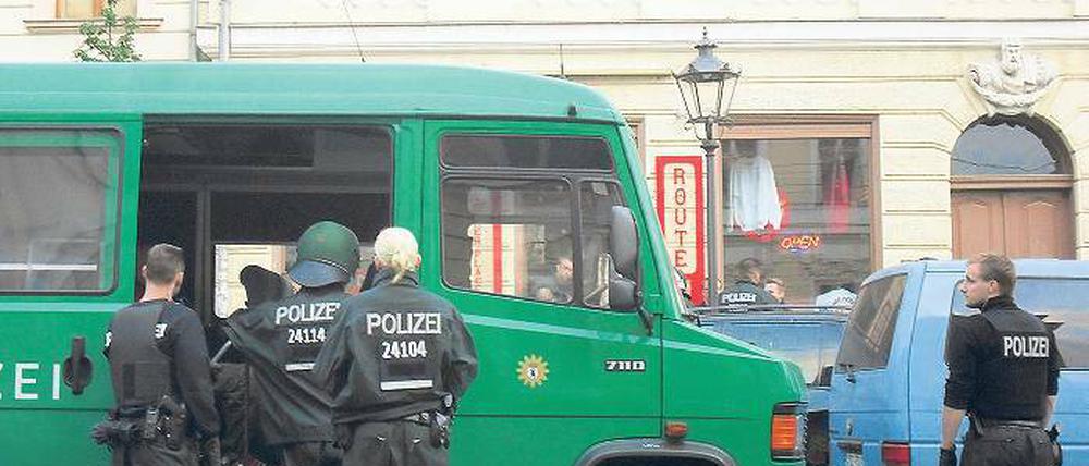 Nicht noch einmal: Eine der Polizeiaktionen in der Hells-Angels-Bar.