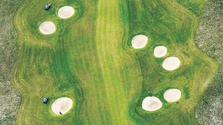Ballsport am Bunker. Golfanlage in Bad Saarow.
