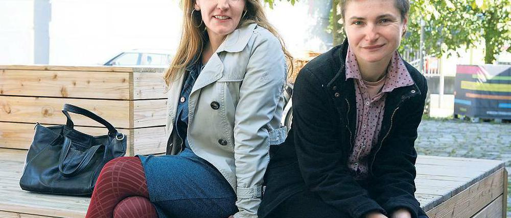 Premiere für die Polinnen. Anna Dejewska (links) und Joanna Waluszko leben seit Langem in Potsdam und sind Kennerinnen der zeitgenössischen Kunstszene in Polen. Von Freitag bis Sonntag findet in der fabrik das von ihnen organisierte Festival Nitka statt.