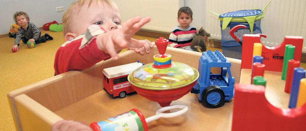 Spielen und lernen. Mehr als 50 verschiedene Träger betreiben in Potsdam Kitas. Die Stadt erweitert das Angebot an Kitaplätzen erneut deutlich, weil der Bedarf besonders bei den Hortkindern wächst. Wartelisten gibt es trotz des großen Bedarfs bislang nicht.
