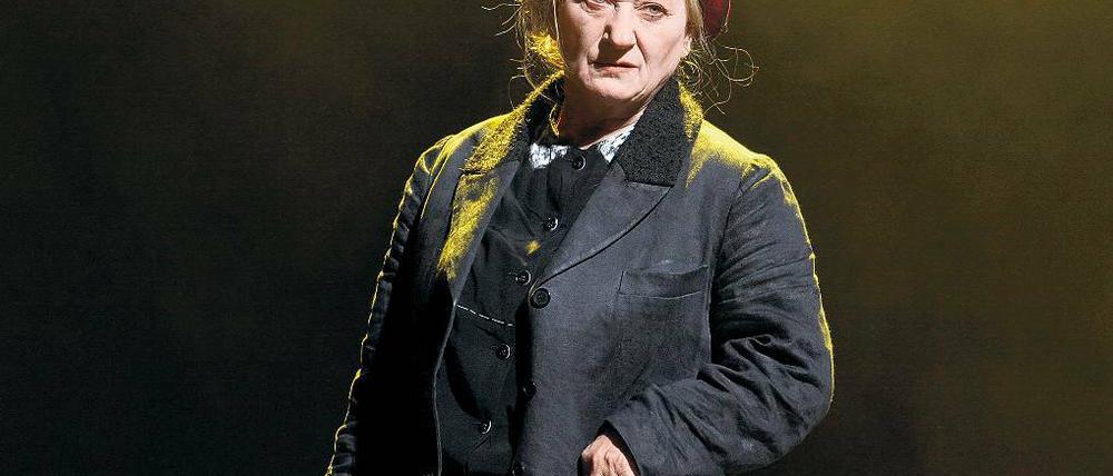Unerschrocken. Carmen-Maja Antoni als Brechts „Mutter Courage“ am Berliner Ensemble in der Inszenierung von Claus Peymann.