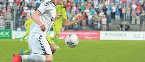 Auf dem Weg zur Führung. 1:0-Torschütze Matthias Steinborn.