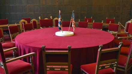 Ort der Entscheidung: Der Tagungstisch im Potsdamer Schloss Cecilienhof.
