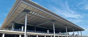 Ewig unvollendet? Die Pleite von Imtech hat nun möglicherweise doch Auswirkungen auf die Fertigstellung des BER. Management und Aufsichtsrat halten aber noch am Termin im zweiten Halbjahr 2017 fest.