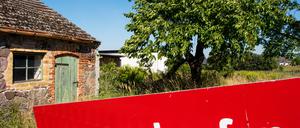 In Brandenburg sind 2014 deutlich mehr Grundstücksflächen verkauft worden als im Vorjahr.