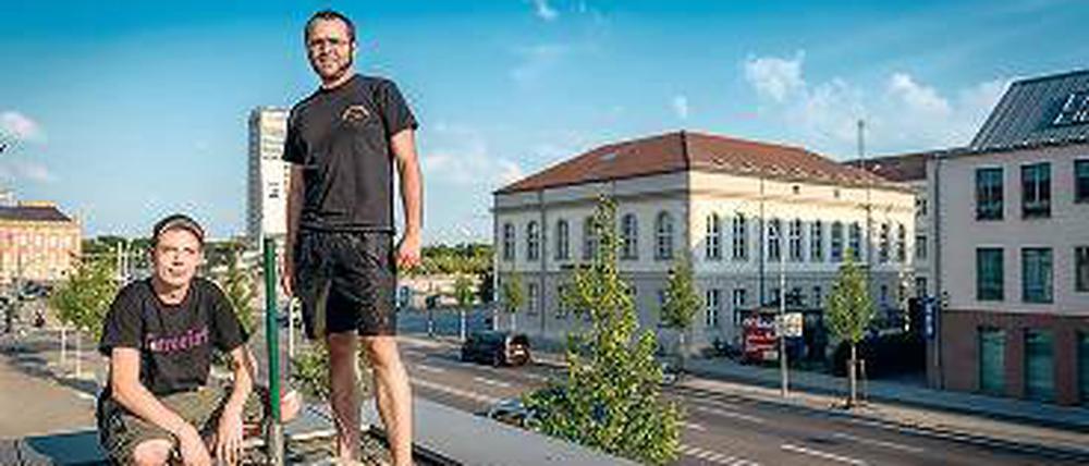 Carsten Natzke (l.) und Chriss Kühnl vom Verein Freifunk Potsdam.