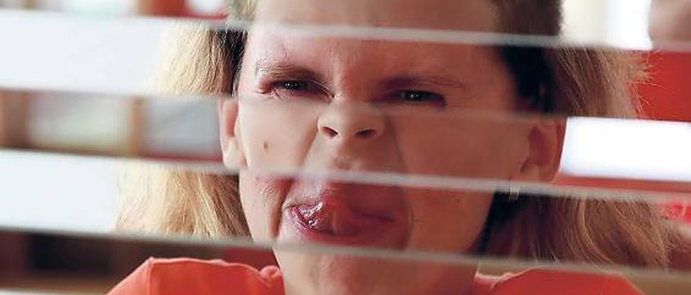 Zunge raus. Ein Kind probiert sich im Extavium aus. Nach langer Zwangspause öffnete das Mitmachmuseum am Samstag am neuen Standort Am Kanal 57 in der Innenstadt.