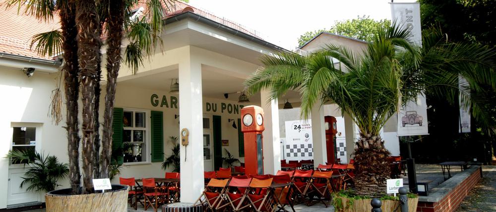 Die Garage du Pont, Baujahr 1937, war einst eine Tankstelle - und heute kocht dort Andreas Responde.