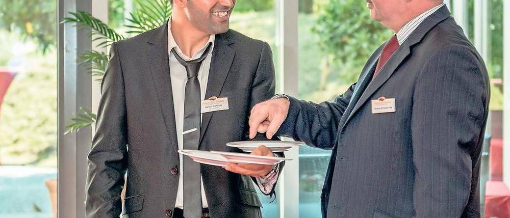 Mit der Ausbildung zum Hotelfachmann am Kongresshotel Potsdam erhofft sich Najib Rahmati eine Eingliederung in die deutsche Gesellschaft.