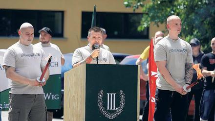 Karl-Heinz Statzberger (l.) und Maik Eminger (M.) ließen keine Zweifel an ihrer ausländerfeindlichen Gesinnung aufkommen.