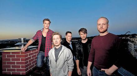 Besuch aus Bautzen. Die Band Strandlichter tritt im Freiland auf.