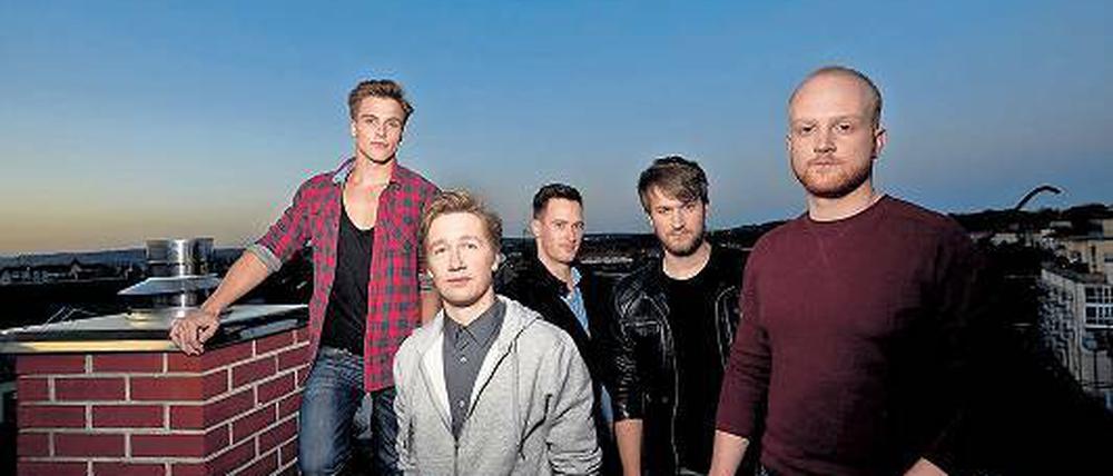 Besuch aus Bautzen. Die Band Strandlichter tritt im Freiland auf.