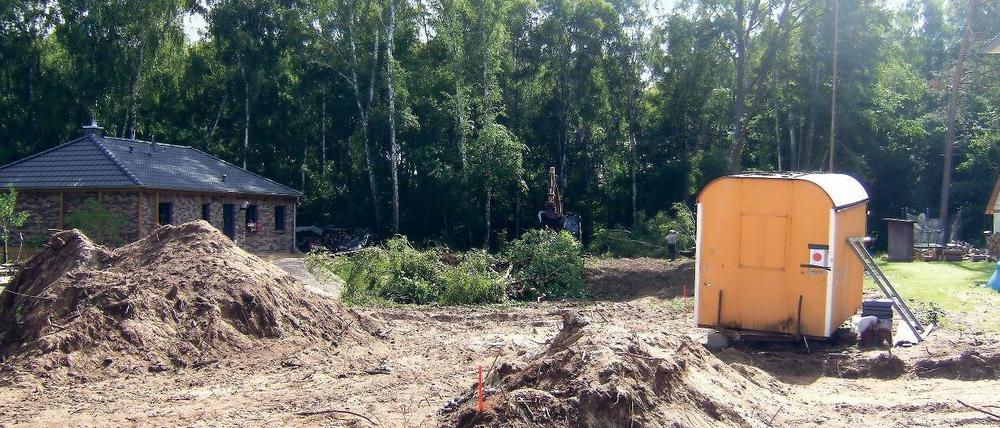 Anwohner aus Kienwerder ärgern sich über den massiven Eingriff in ihren Wald.