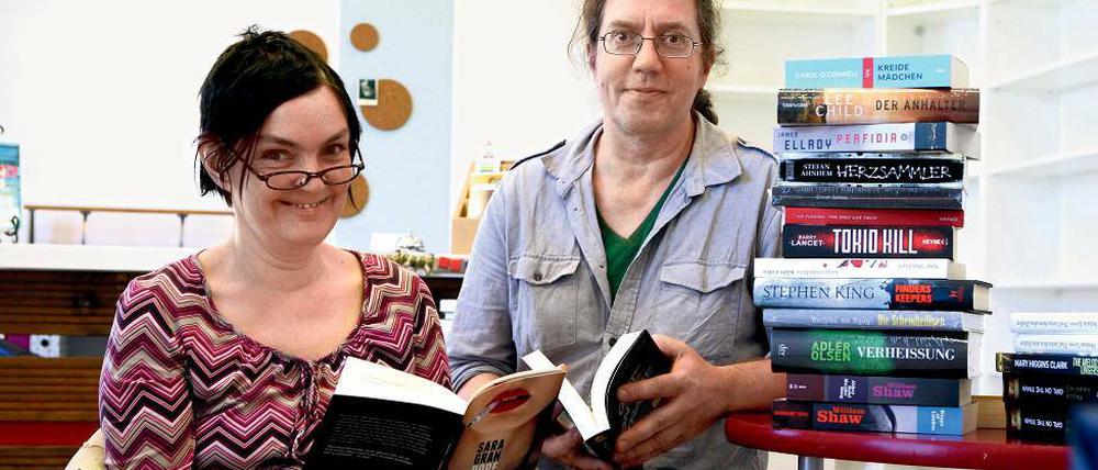 Kennen sich aus mit Mord und Totschlag. Gunda Isik und Wolf-Christian Lewin in ihrer neuen Krimibuchhandlung.