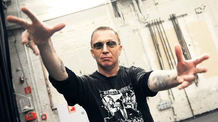 Schrill. Regisseur Bruce LaBruce.