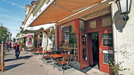 Die Tage sind gezählt. Zum Monatsende schließt das Filmcafé Melodie. Mit moderaten Preisen hatte sich das 2012 in dem früheren Kino eröffnete Café zur beliebten Adresse auch für ein jüngeres Publikum in der Innenstadt entwickelt. Das Haus soll zu einem Wohn- und Geschäftshaus mit drei Läden ungebaut werden.