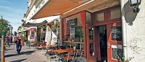 Die Tage sind gezählt. Zum Monatsende schließt das Filmcafé Melodie. Mit moderaten Preisen hatte sich das 2012 in dem früheren Kino eröffnete Café zur beliebten Adresse auch für ein jüngeres Publikum in der Innenstadt entwickelt. Das Haus soll zu einem Wohn- und Geschäftshaus mit drei Läden ungebaut werden.