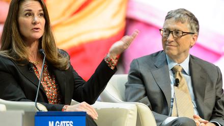 Bill und Melinda Gates sprechen während einer Podiumsdiskussion auf der 45. Jahrestagung des Weltwirtschaftsforums 2015.