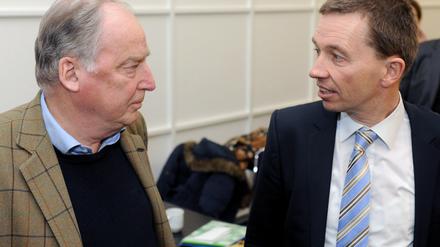 AfD-Parteivize Gauland wirft dem "Weckruf"-Initiator Bernd Lucke parteischädigendes Verhalten vor.