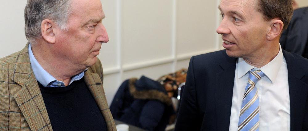 AfD-Parteivize Gauland wirft dem "Weckruf"-Initiator Bernd Lucke parteischädigendes Verhalten vor.