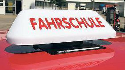 Fehlende Routine. Fahranfängern fehlt oft der nötige Überblick.