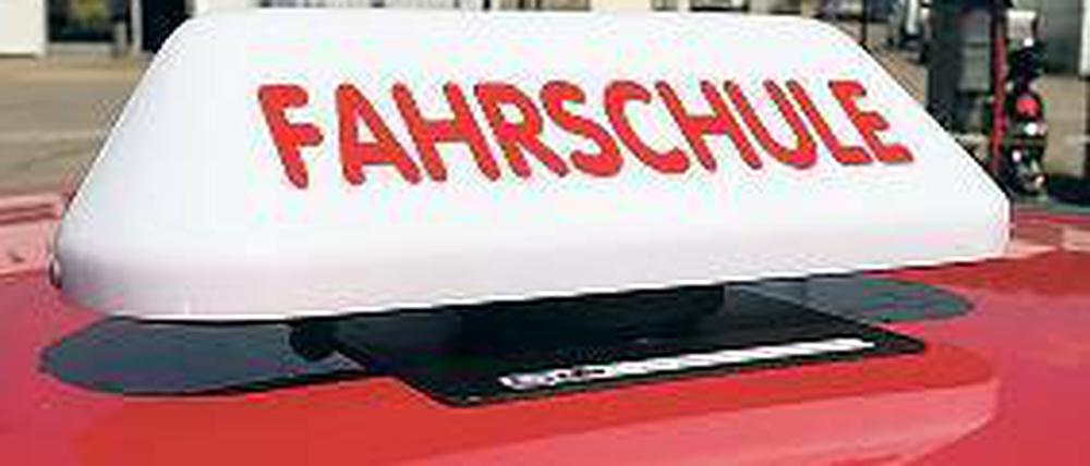 Fehlende Routine. Fahranfängern fehlt oft der nötige Überblick.