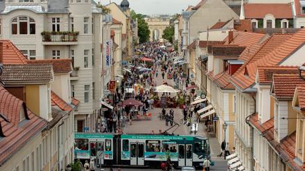 Viele Potsdamer fragen sich zur Zeit: Warum stinkt es in Potsdams Mitte, wie hier in der Brandenburger Straße?